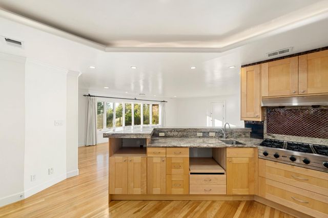 1810 Country Club Dr, Placerville, CA 95667