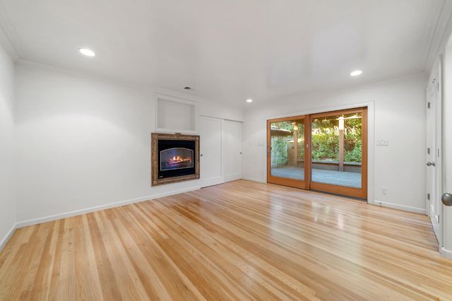 1810 Country Club Dr, Placerville, CA 95667