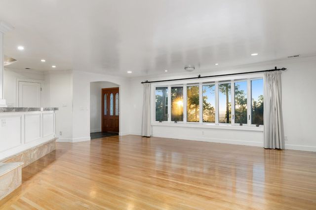 1810 Country Club Dr, Placerville, CA 95667