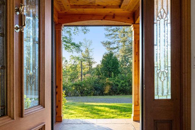 1810 Country Club Dr, Placerville, CA 95667