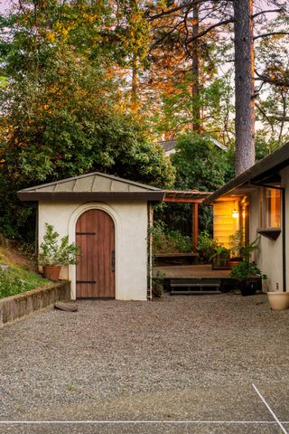 1810 Country Club Dr, Placerville, CA 95667