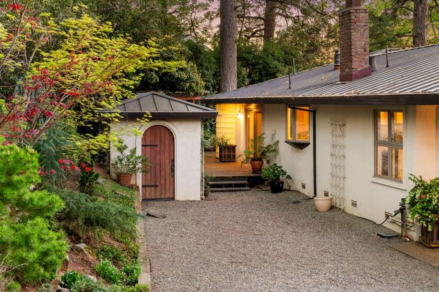 1810 Country Club Dr, Placerville, CA 95667