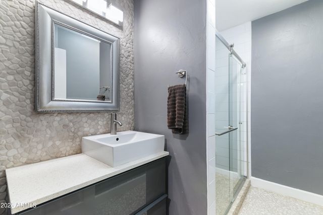 1630 W INDIANOLA Avenue, Phoenix, AZ 85015