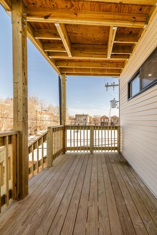 2907 W Walnut Street, Chicago, IL 60612