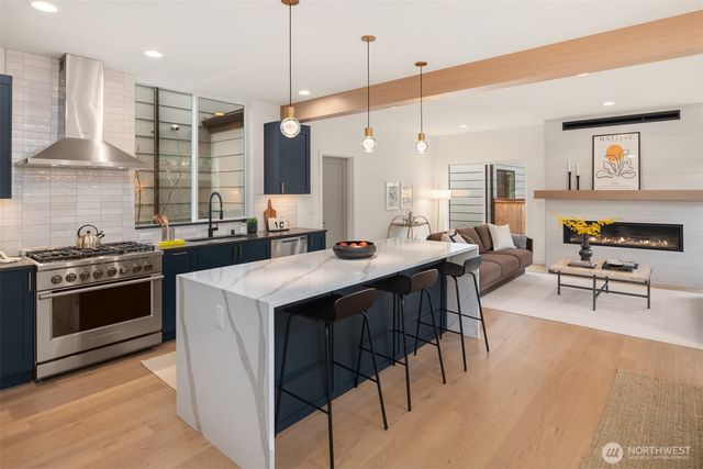 328 NE 91st Street, Seattle, WA 98115