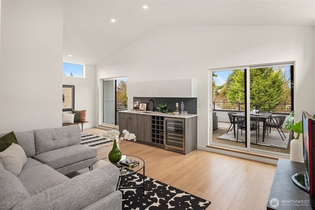 328 NE 91st Street, Seattle, WA 98115