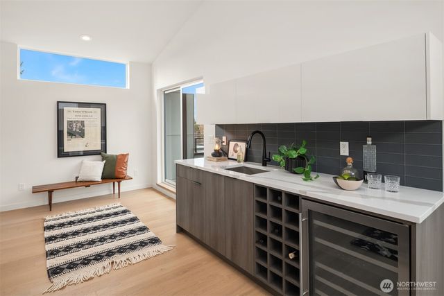 328 NE 91st Street, Seattle, WA 98115