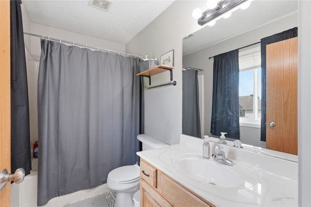 4101 SW Bluegrass Drive, Ankeny, IA 50023