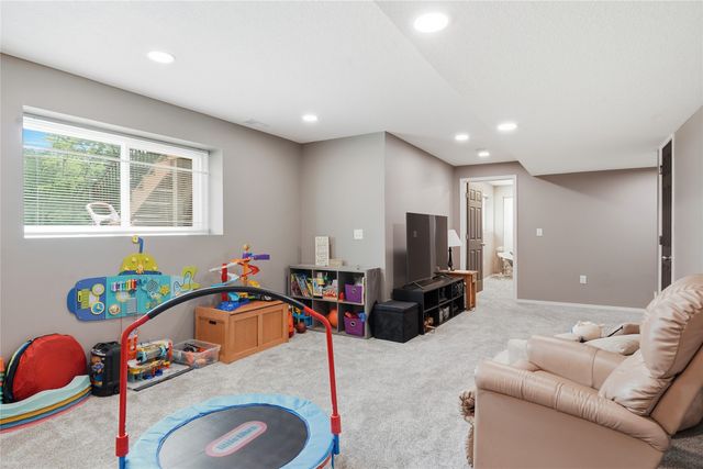 4101 SW Bluegrass Drive, Ankeny, IA 50023