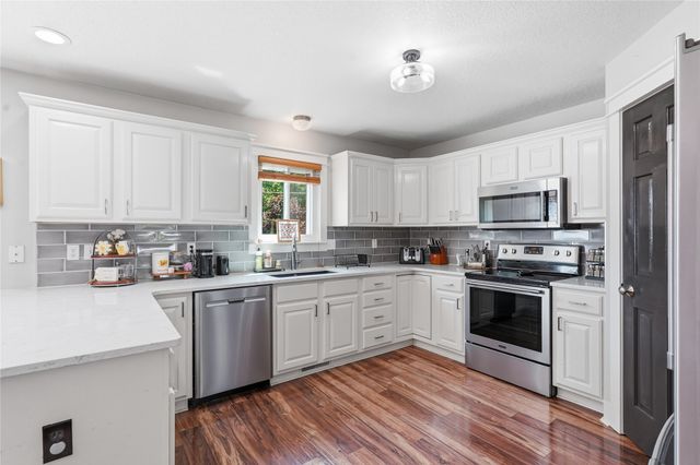 4101 SW Bluegrass Drive, Ankeny, IA 50023