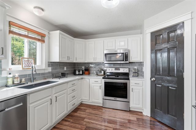 4101 SW Bluegrass Drive, Ankeny, IA 50023
