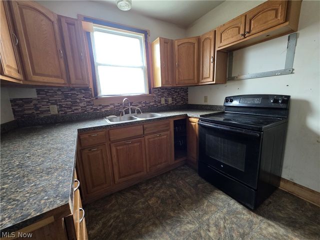 1600 Sandwith Avenue SW, Canton, OH 44706