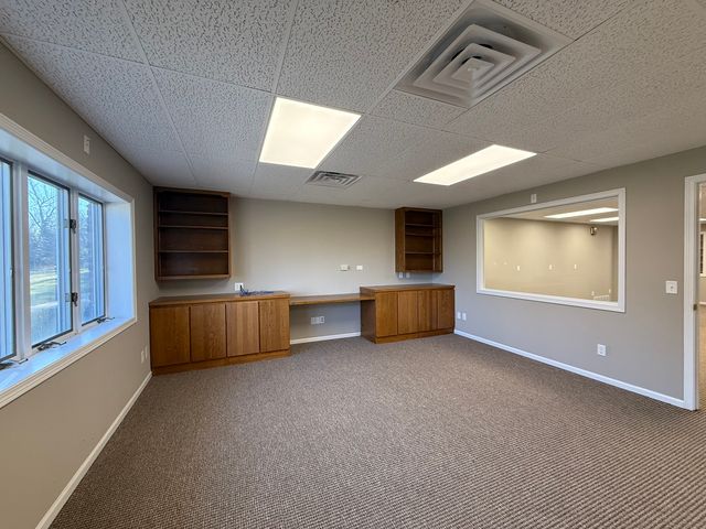 4215 E 60th Street B2, Davenport, IA 52807