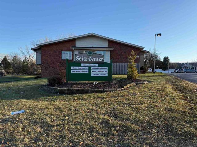 4215 E 60th Street B2, Davenport, IA 52807