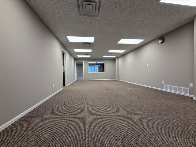 4215 E 60th Street B2, Davenport, IA 52807