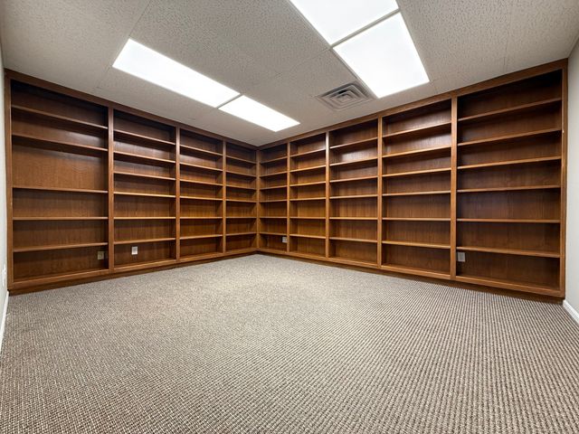 4215 E 60th Street B2, Davenport, IA 52807