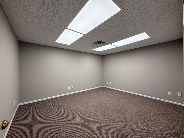 4215 E 60th Street B2, Davenport, IA 52807