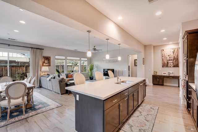 1155 La Pintura Ln, Napa, CA 94558