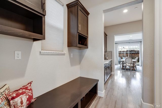 1155 La Pintura Ln, Napa, CA 94558