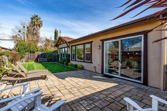 1155 La Pintura Ln, Napa, CA 94558