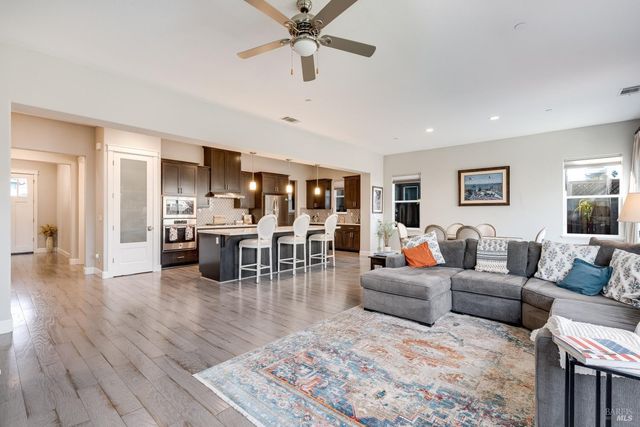 1155 La Pintura Ln, Napa, CA 94558