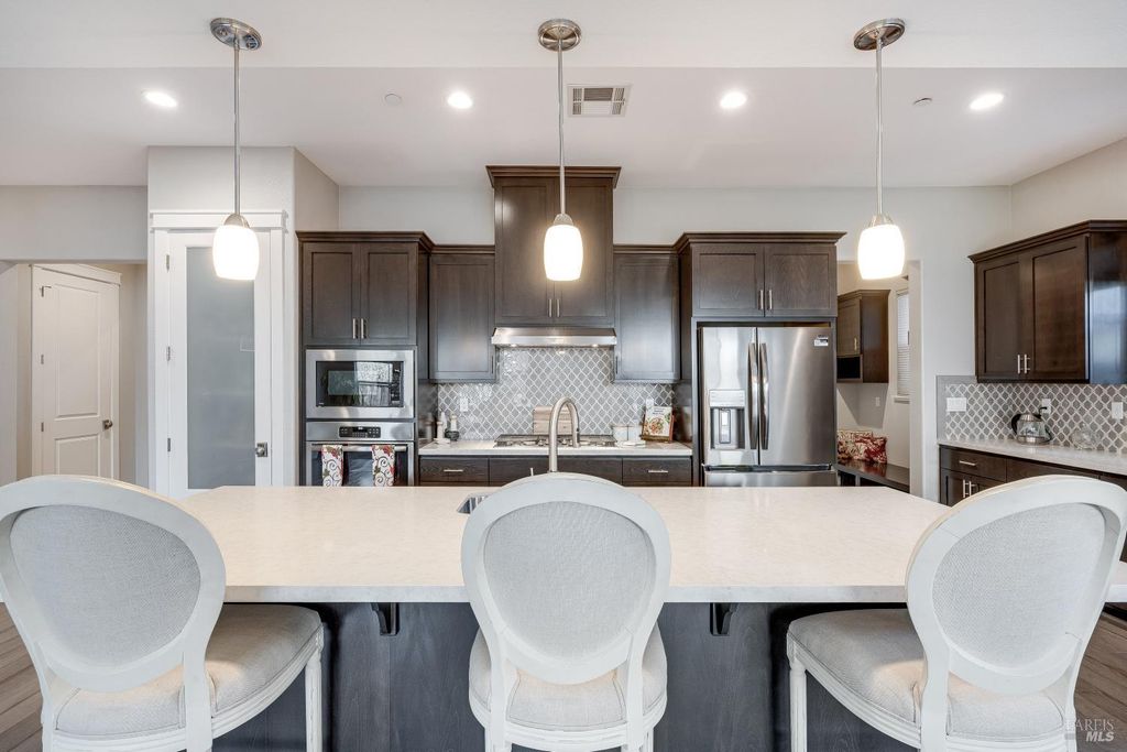 1155 La Pintura Ln, Napa, CA 94558