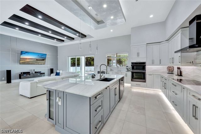 140 37th AVE NW, Naples, FL 34120