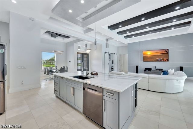 140 37th AVE NW, Naples, FL 34120