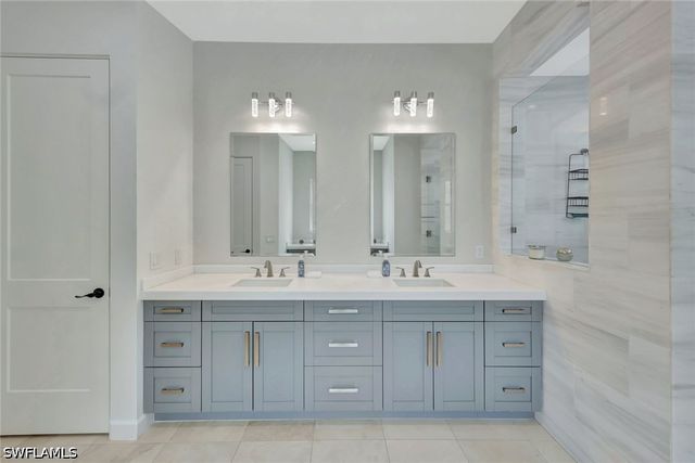 140 37th AVE NW, Naples, FL 34120