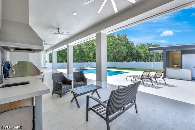 140 37th AVE NW, Naples, FL 34120