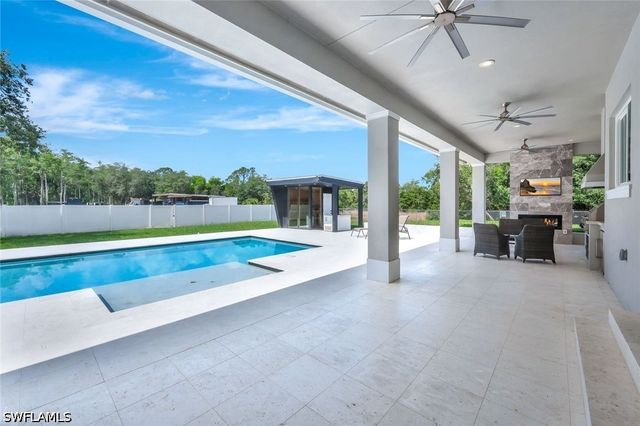 140 37th AVE NW, Naples, FL 34120