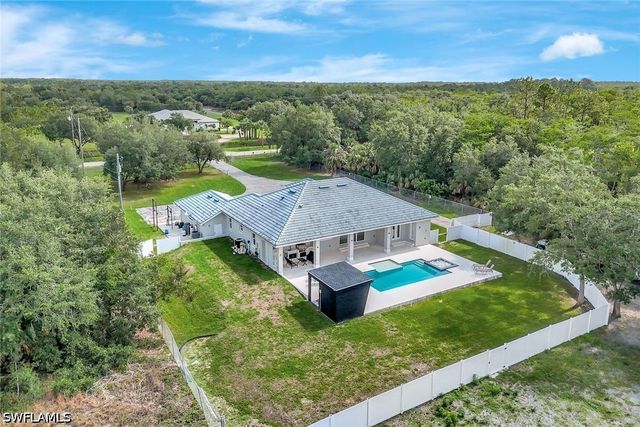 140 37th AVE NW, Naples, FL 34120