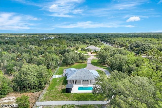 140 37th AVE NW, Naples, FL 34120