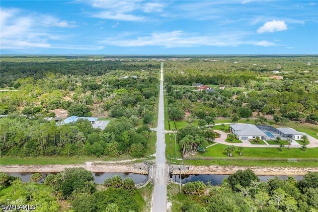 140 37th AVE NW, Naples, FL 34120