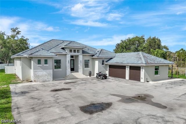 140 37th AVE NW, Naples, FL 34120