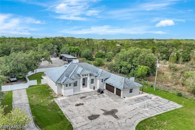 140 37th AVE NW, Naples, FL 34120