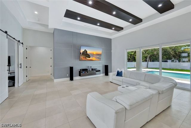 140 37th AVE NW, Naples, FL 34120