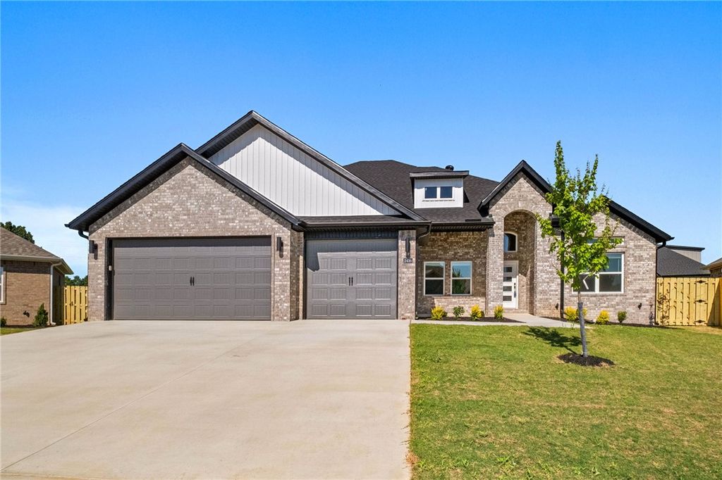 2204 Charles Street, Pea Ridge, AR 72751