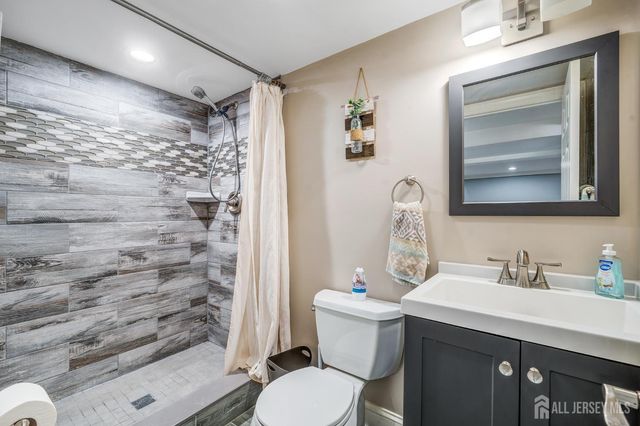 237 Carolyn Avenue, Colonia, NJ 07067