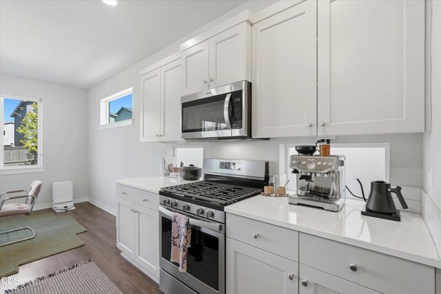20732 SE Iron Horse Lane, Bend, OR 97702
