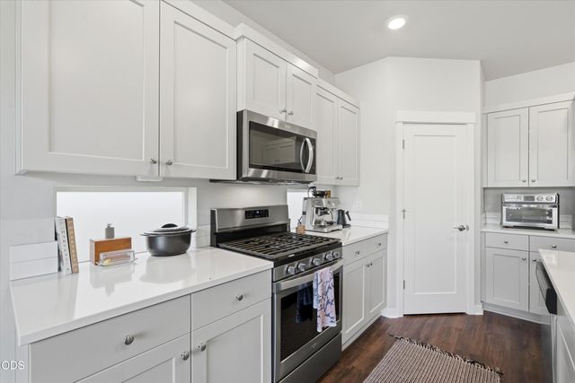 20732 SE Iron Horse Lane, Bend, OR 97702