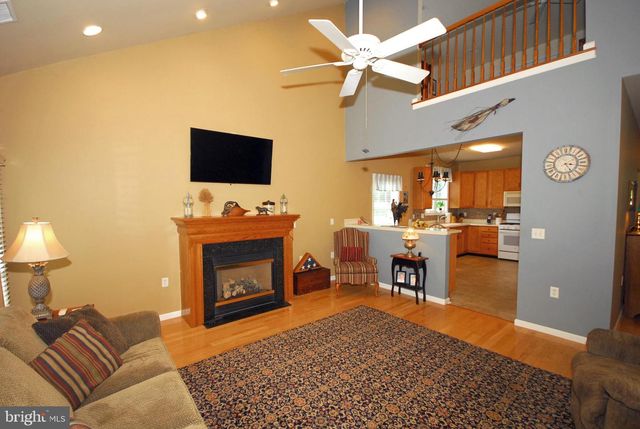 6 RIDGWAY DR, Bordentown, NJ 08505