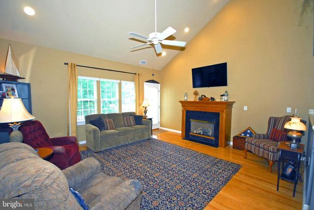 6 RIDGWAY DR, Bordentown, NJ 08505