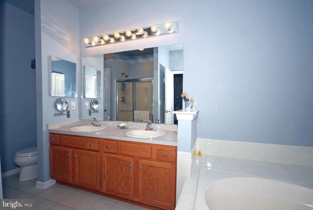 6 RIDGWAY DR, Bordentown, NJ 08505