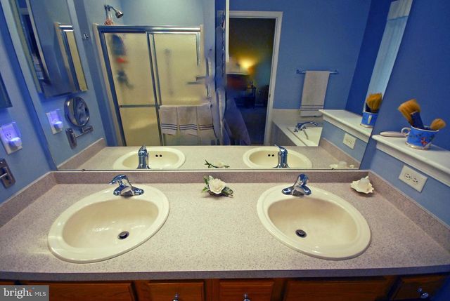 6 RIDGWAY DR, Bordentown, NJ 08505
