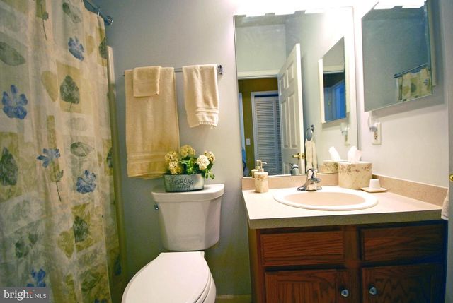 6 RIDGWAY DR, Bordentown, NJ 08505