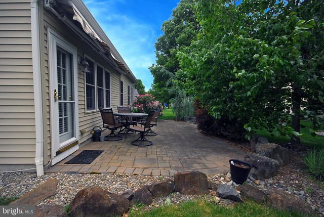 6 RIDGWAY DR, Bordentown, NJ 08505
