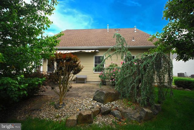 6 RIDGWAY DR, Bordentown, NJ 08505