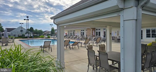 6 RIDGWAY DR, Bordentown, NJ 08505