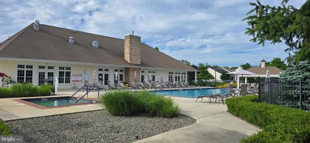 6 RIDGWAY DR, Bordentown, NJ 08505